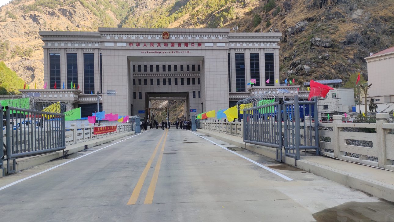 थप १ सय ८१ जना नेपालीलाई बुधबार चीन सरकारले तातोपानी नाका हुँदै नेपाल पठाउने