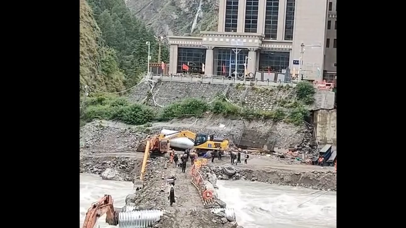 रसुवागढी नाकामा नेपाल तर्फ बेलीबृज निमार्ण सुरु