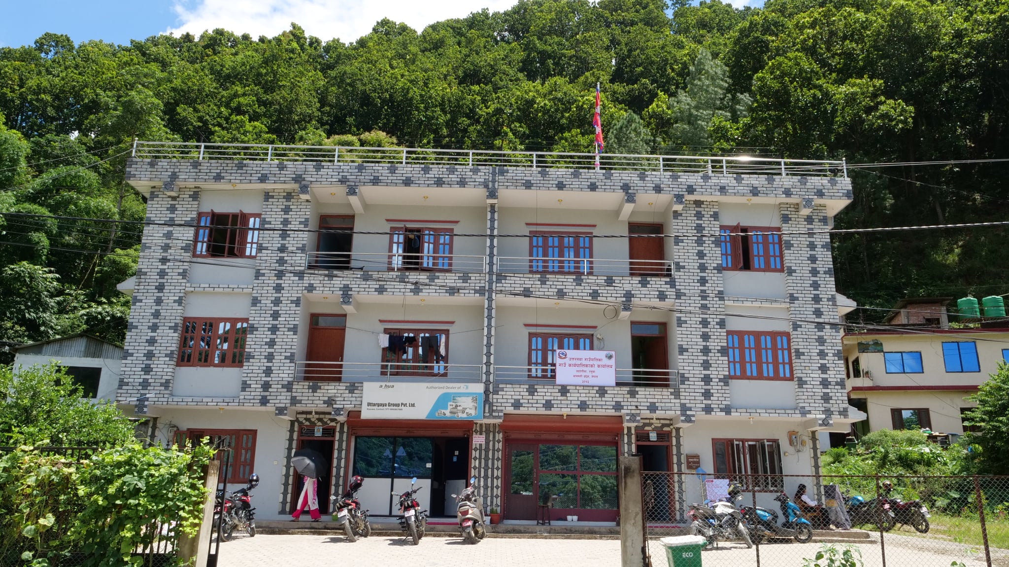 जोखिम बढे पछि उत्तर गया गाउँपालिकाको प्रशासनिक भवन अन्यत्र सर्‍यो