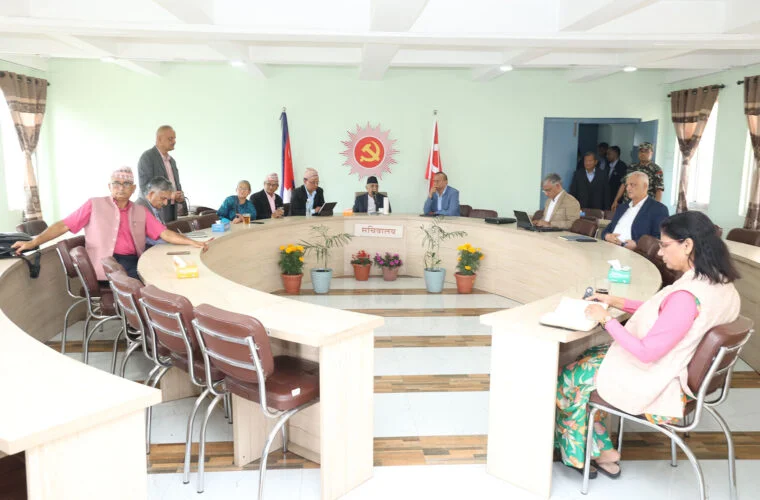 एमाले सचिवालय बैठक बस्दै