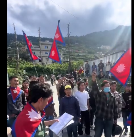 रसुवाका जेनजी पनि सक्रिय हुँदै, पालिकमा बुझाए ज्ञापन पत्र