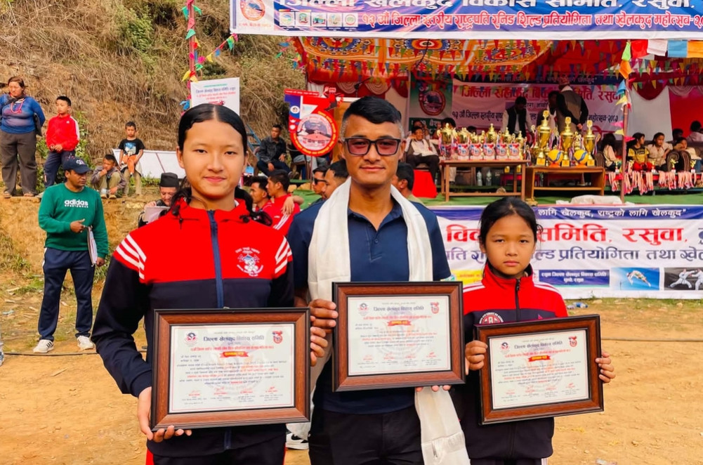 रसुवामा एकै परिवारका तीन खेलाडी सम्मानित